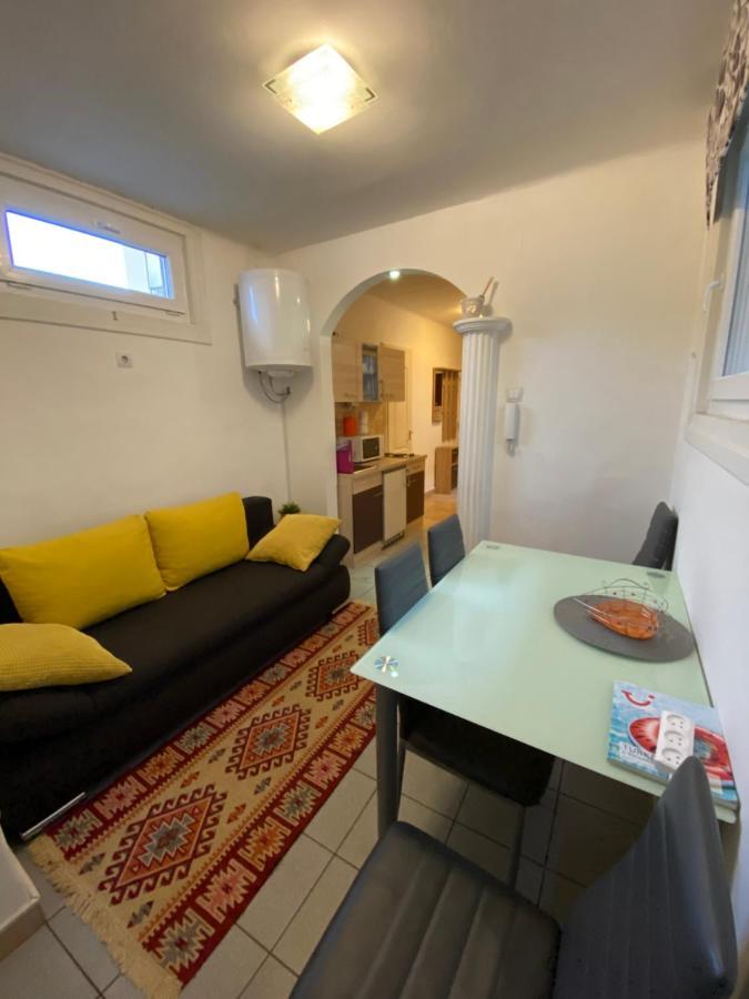 And Heart Of The Apartamento Budapeste
