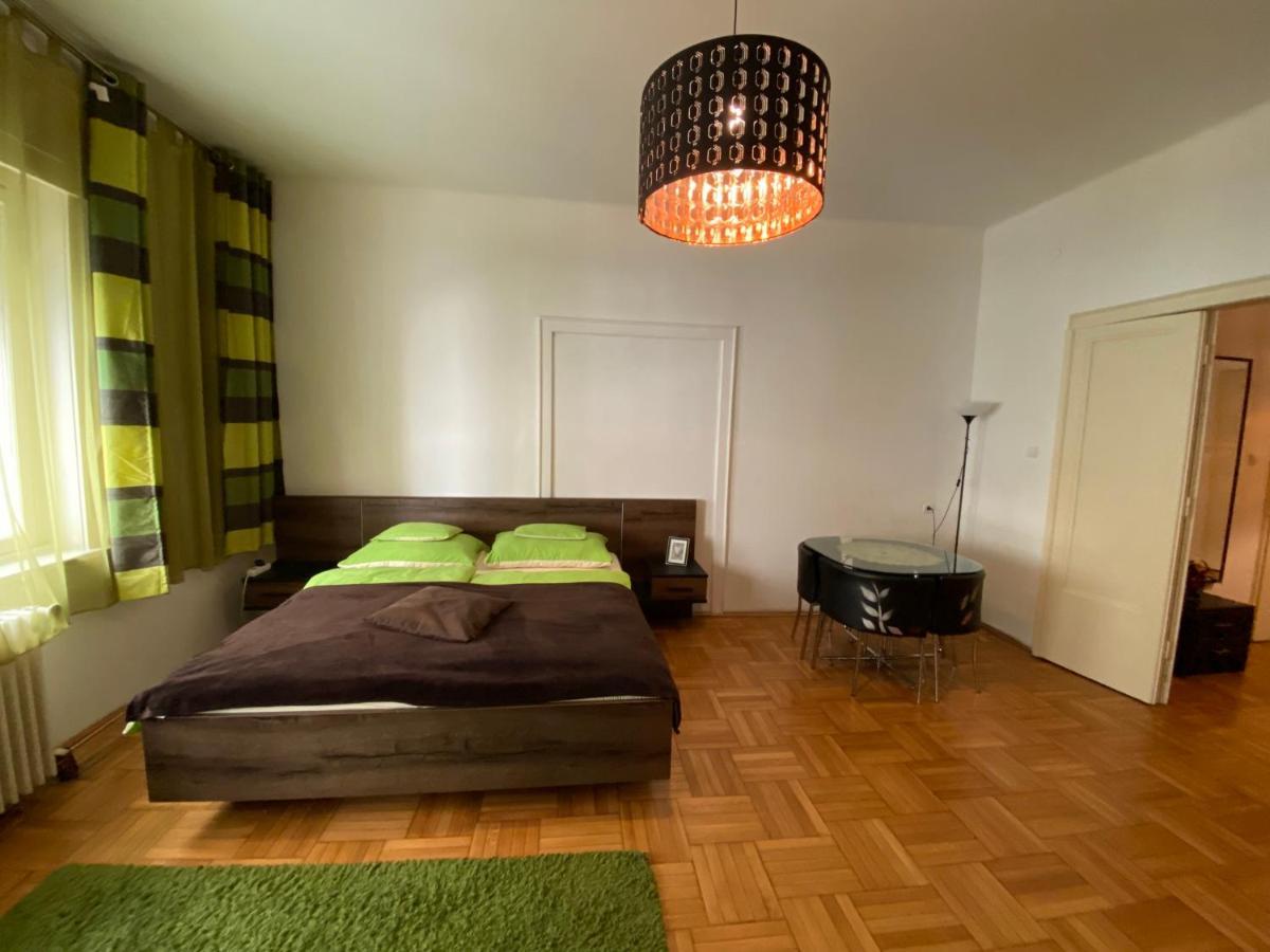 Apartament And Heart Of The