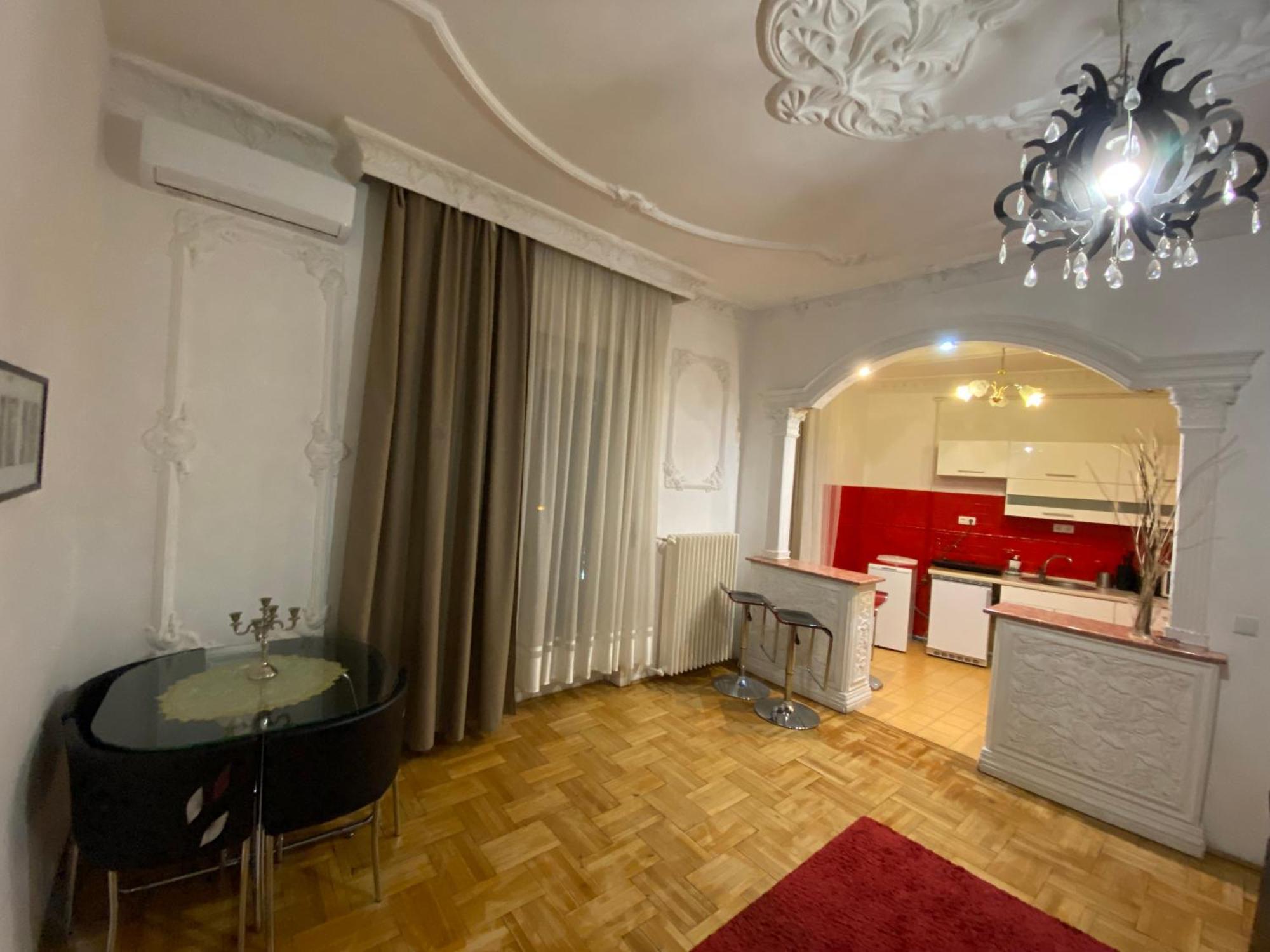 And Heart Of The Apartament