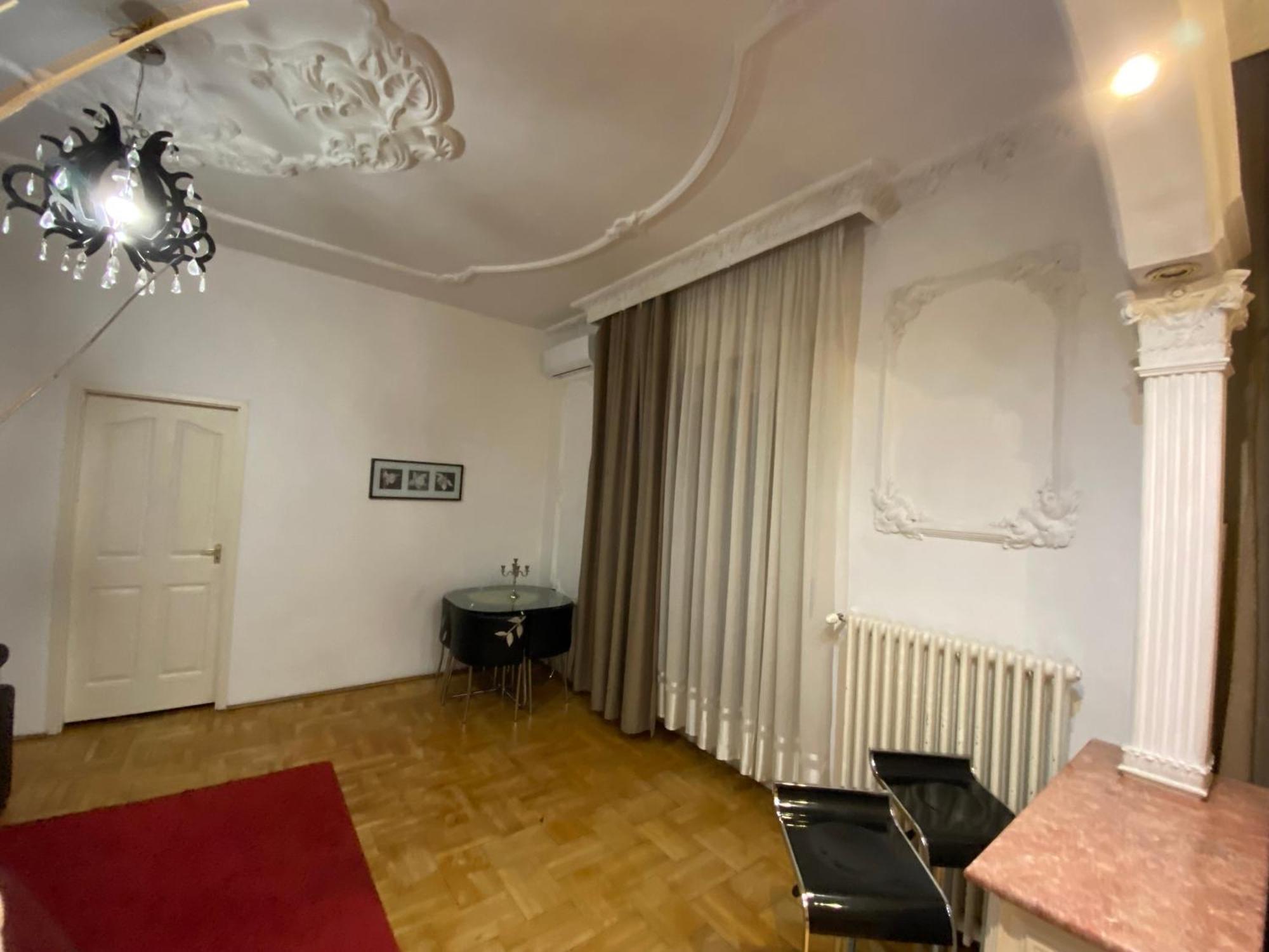 And Heart Of The Apartament *