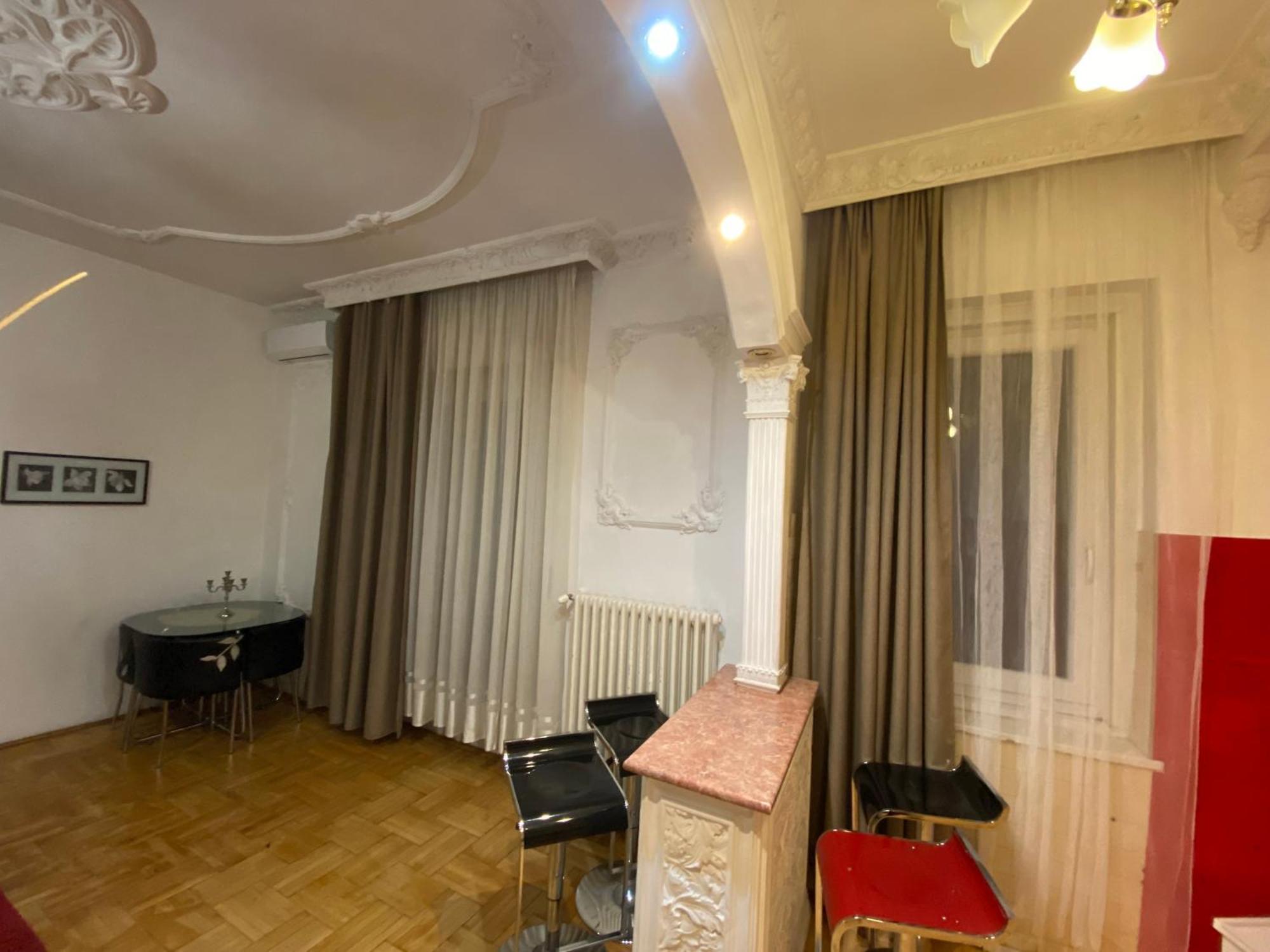 Apartament And Heart Of The *