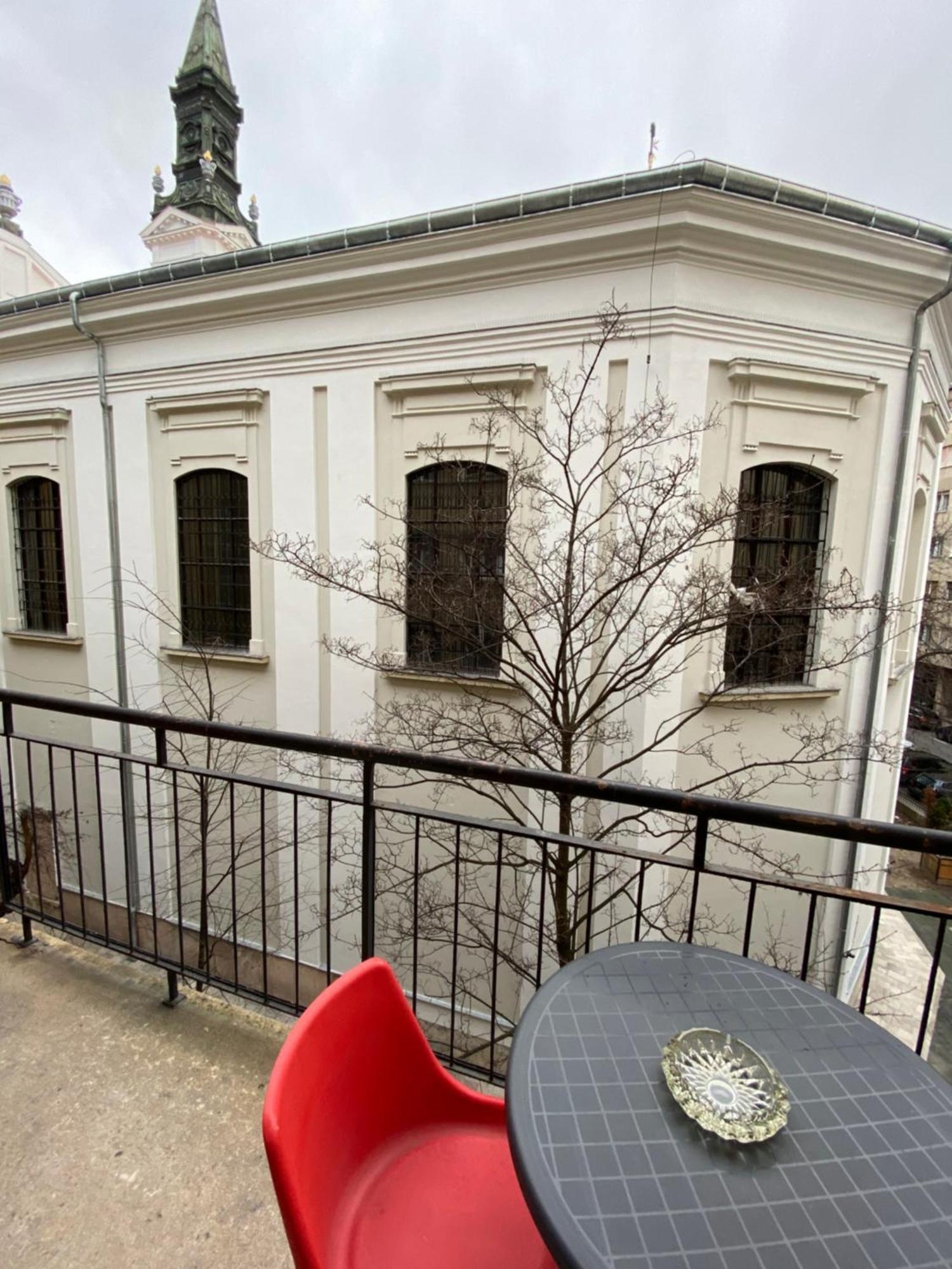 And Heart Of The Apartament Budapesta