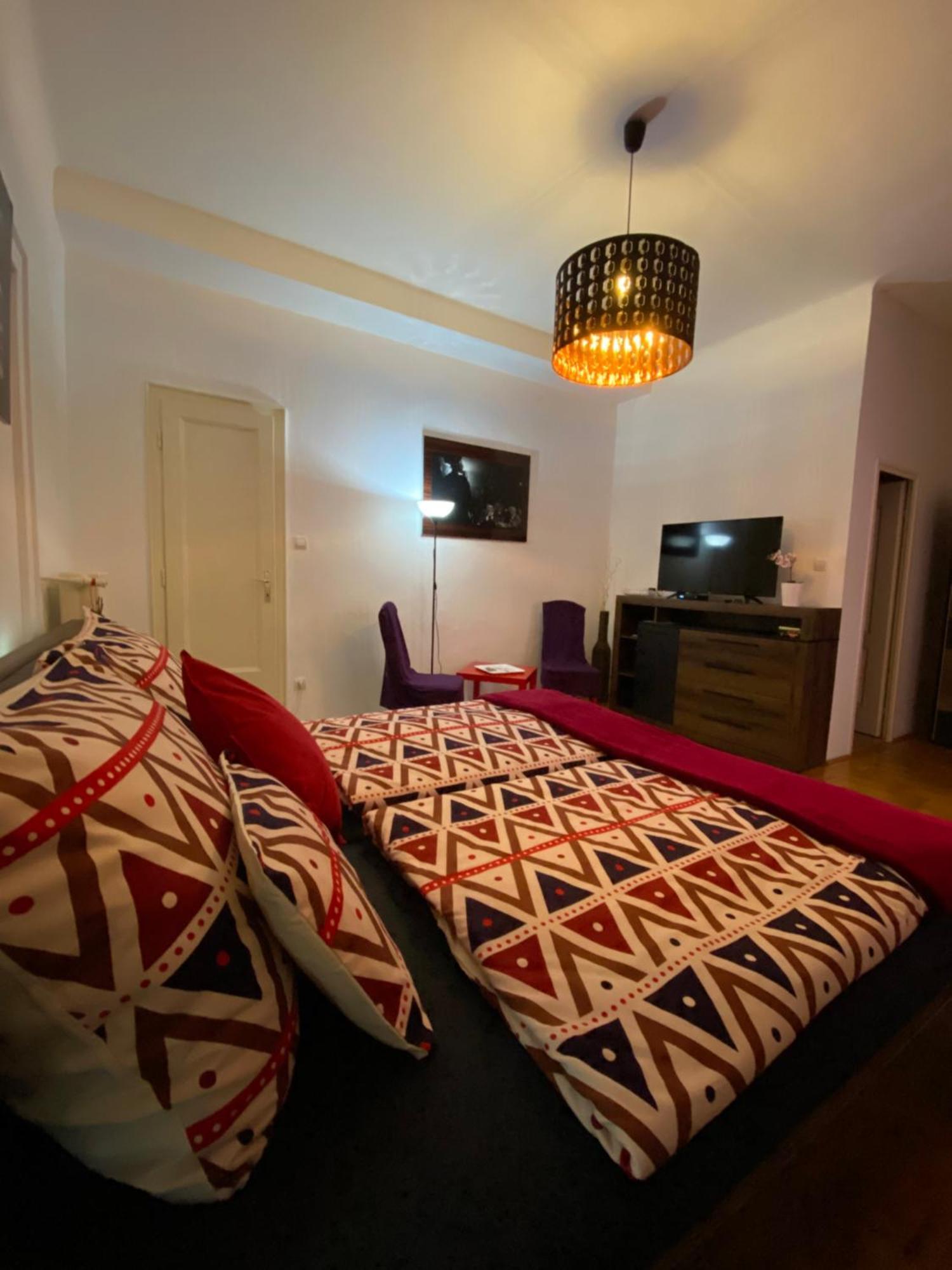 Apartament And Heart Of The
