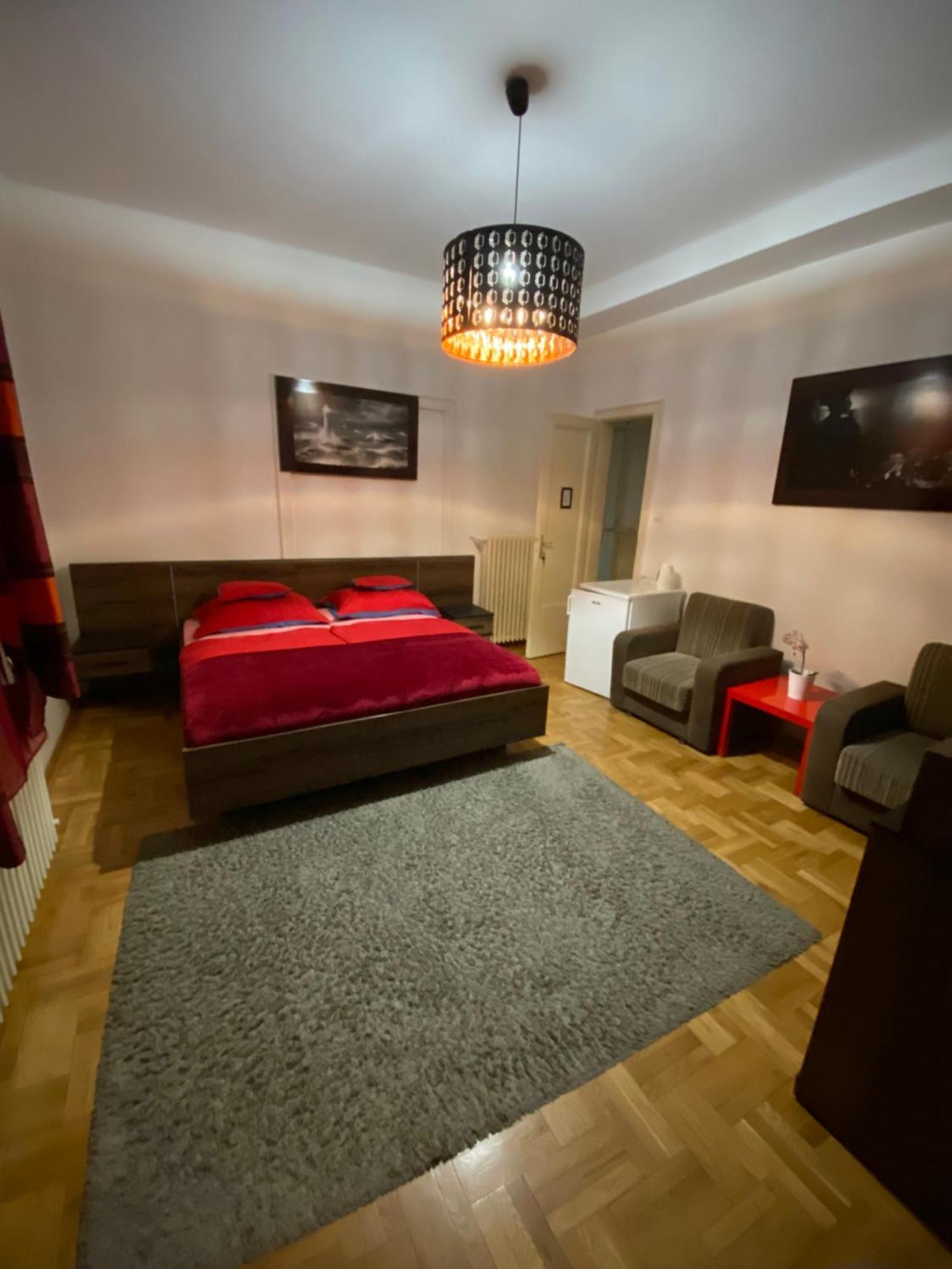 Apartament And Heart Of The