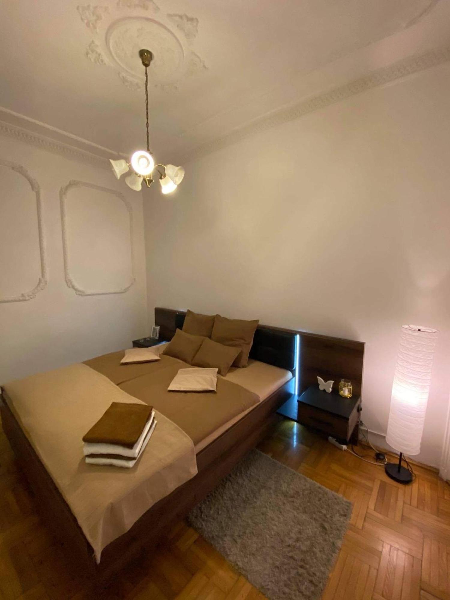 Apartament And Heart Of The